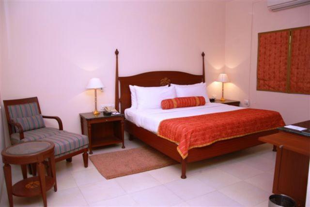 The Lalit Traveller Khajuraho Hotel Екстериор снимка