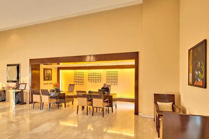 The Lalit Traveller Khajuraho Hotel Екстериор снимка